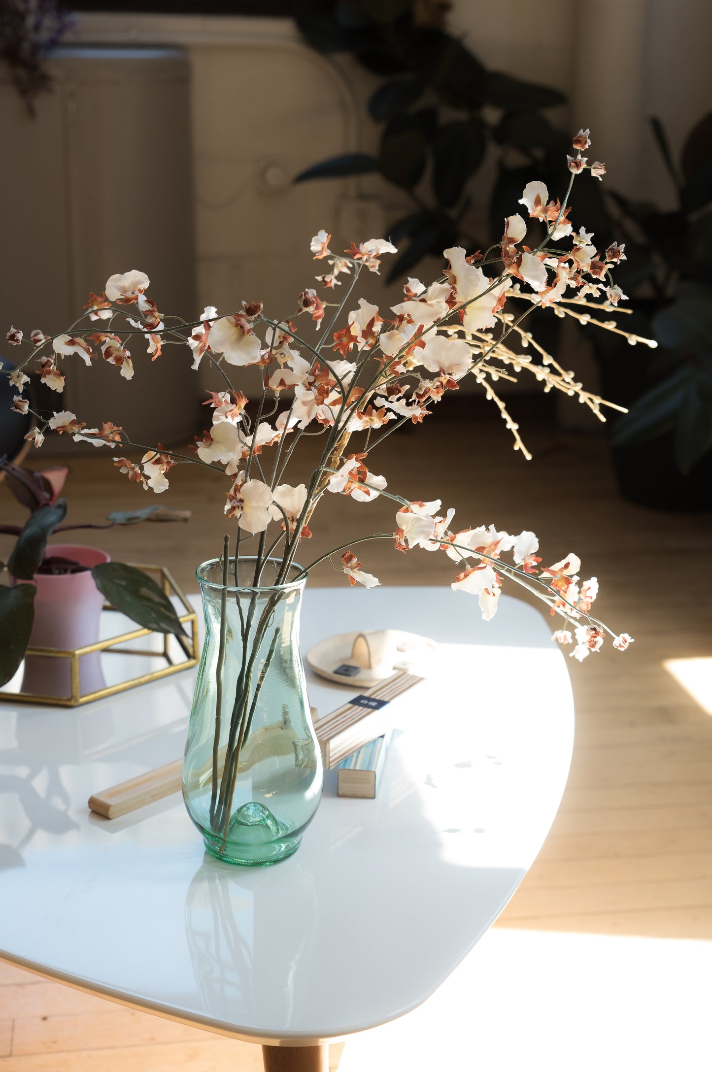 clear bouquet vase made from recycled glass