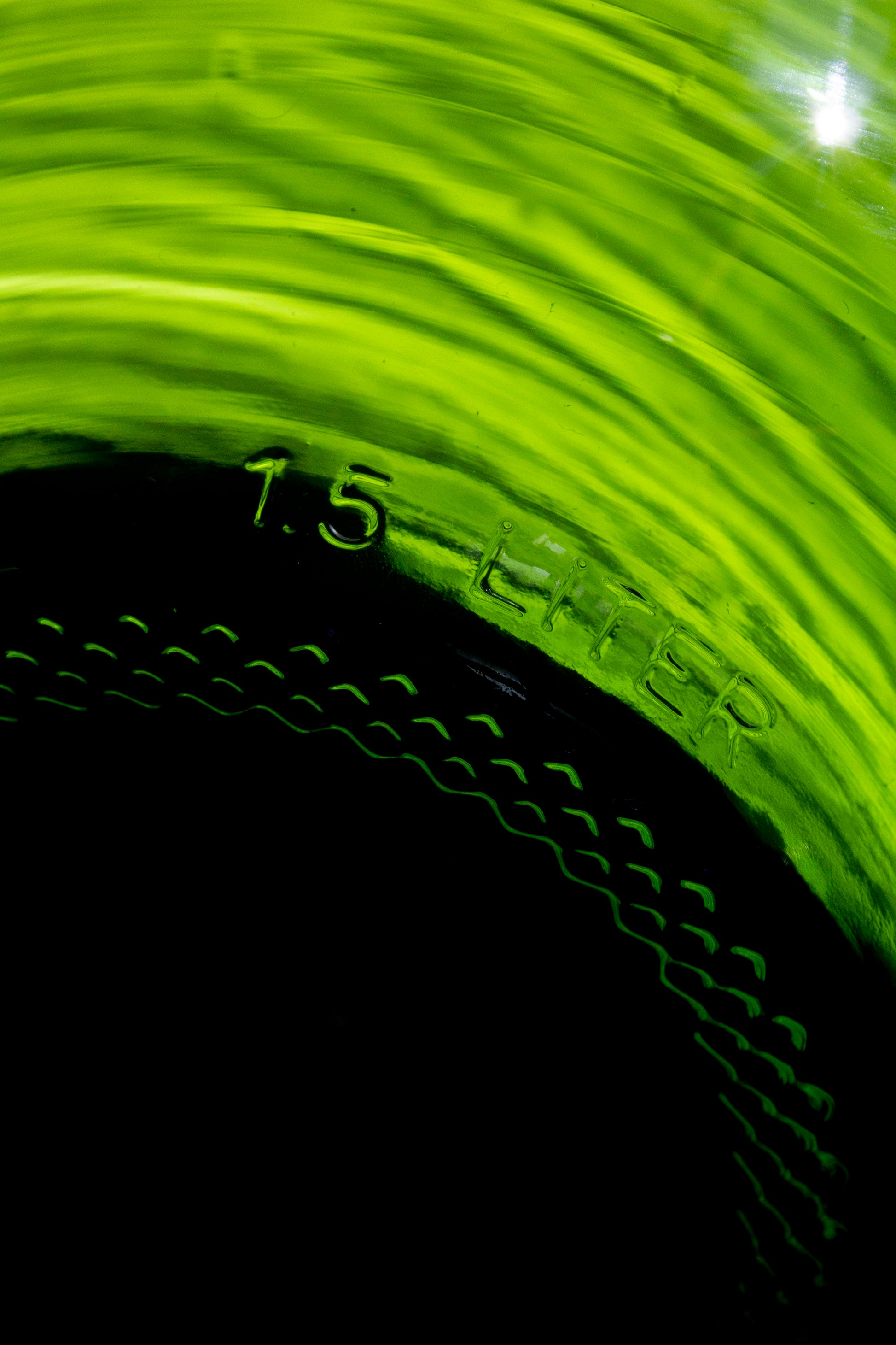 A close up of the embossing on the bowl
