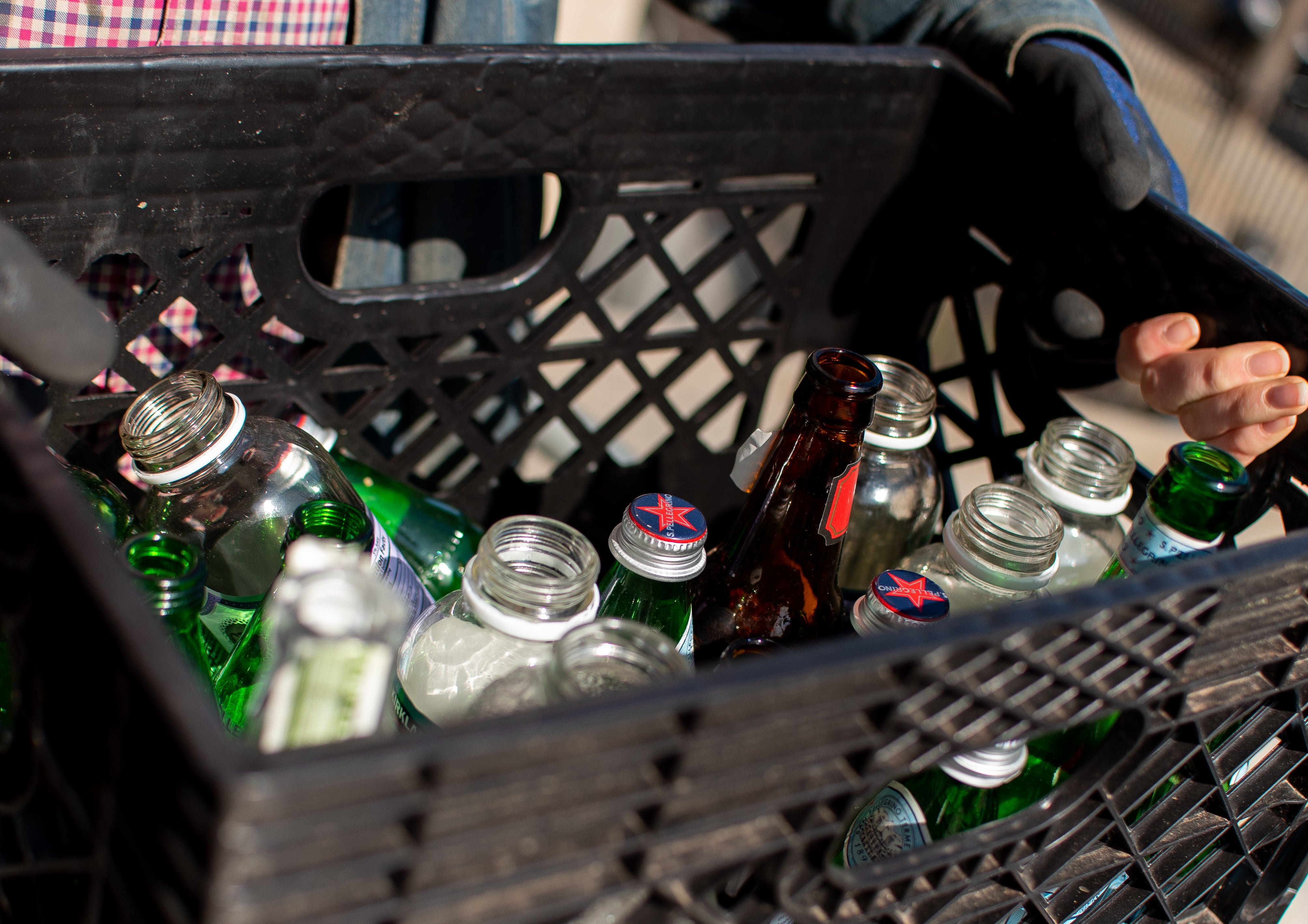 Donate to Bottle Underground! Remark Glass